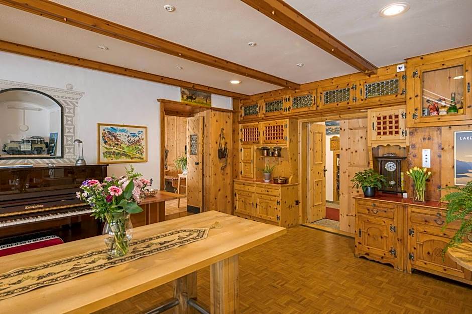 Hotel Alpina