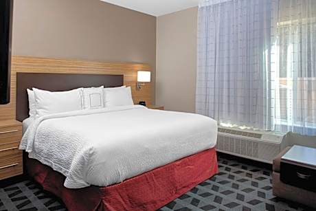 King Studio with Sofa Bed