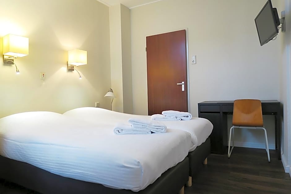 Hotel Carillon