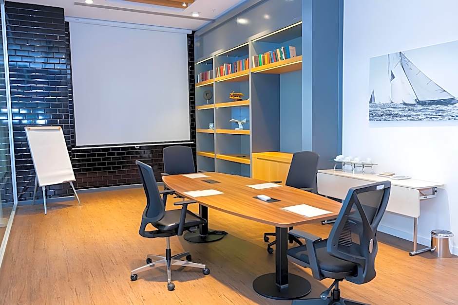 Tav Airport Hotel Izmir