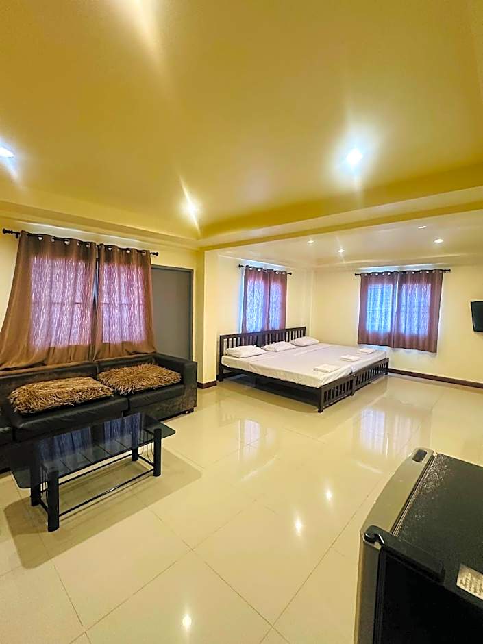 Pakchong Town Hotel