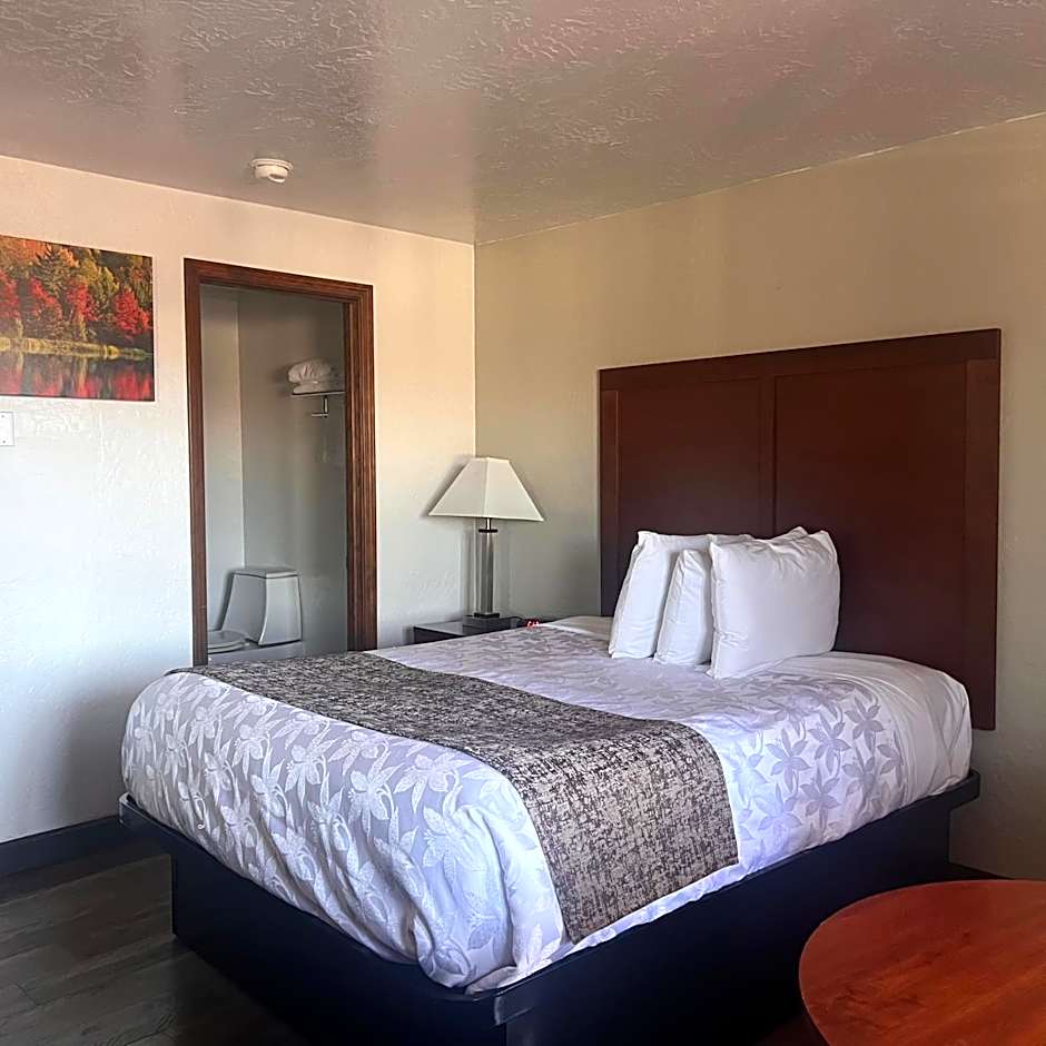 Red Carpet Inn Medford