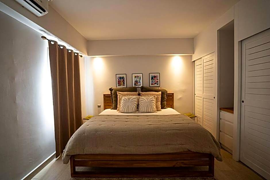 Cheerful Lemon Condo