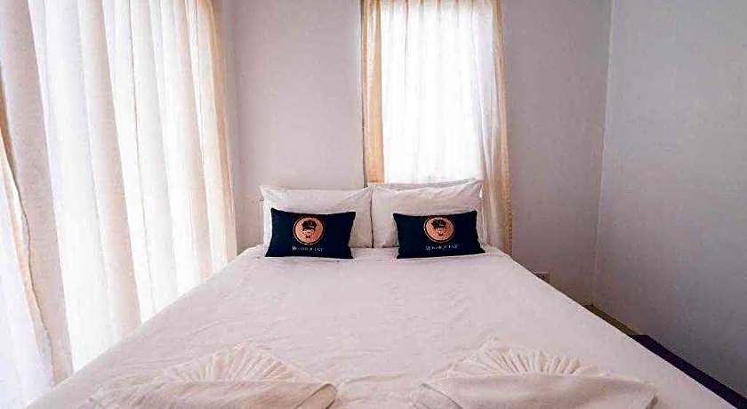 RQ Bangkok Sukhumvit 50 by Collection O