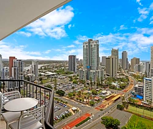 Surfers Paradise Waterfront & City Views