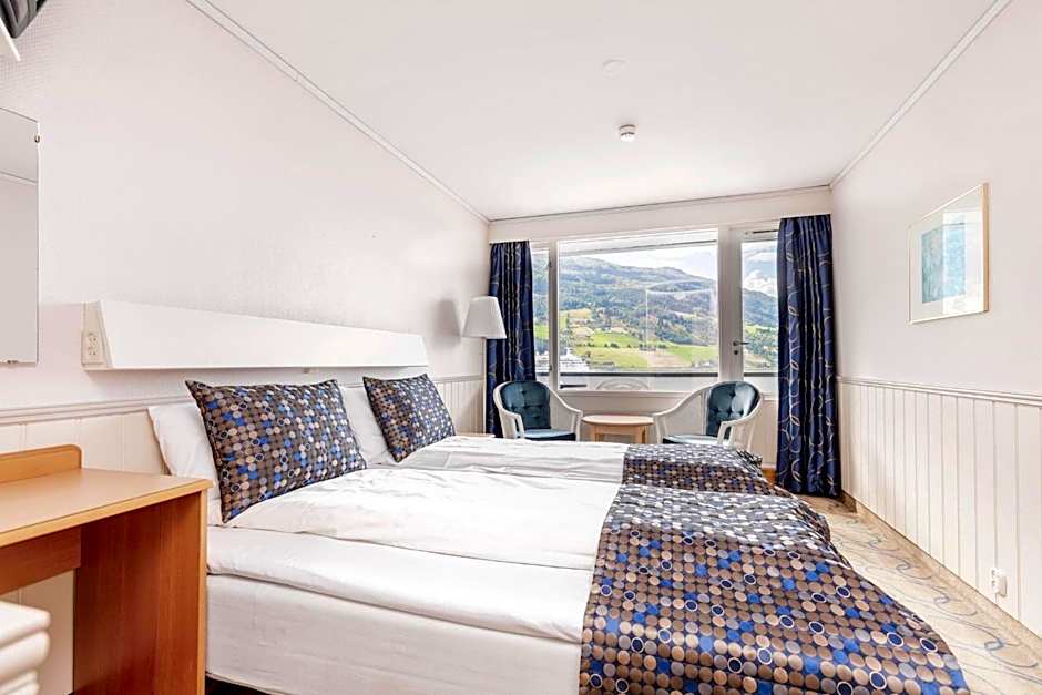 Olden Fjordhotel