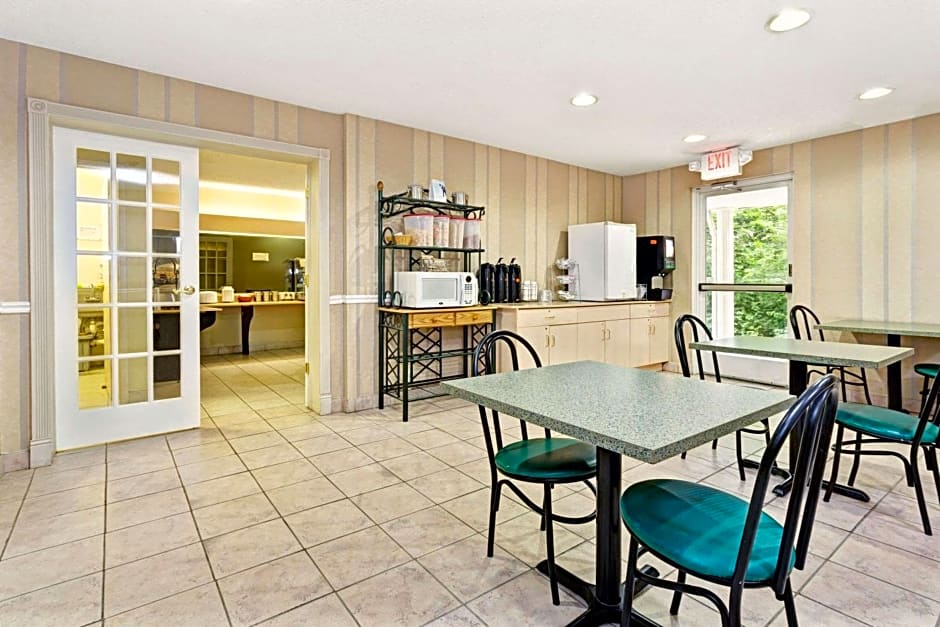 Microtel Inn & Suites By Wyndham Florence/Cincinnati Airport
