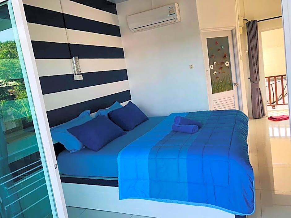 Baancaptainhook pool kohlarn