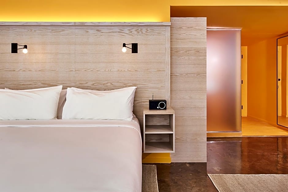 Radio Hotel
