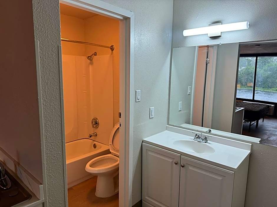 Stayable Suites Jax West