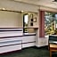 Travelodge by Wyndham Ridgeway Martinsville Area