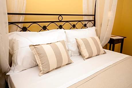 Deluxe Double Room with Balcony and Sea View