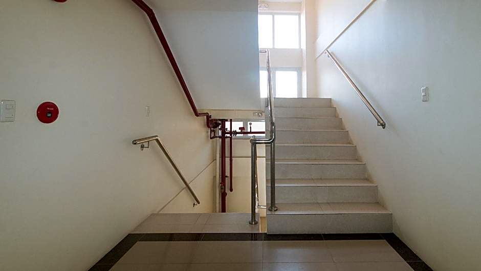 RedDoorz @ Leoncia Apartelle Mandaue City