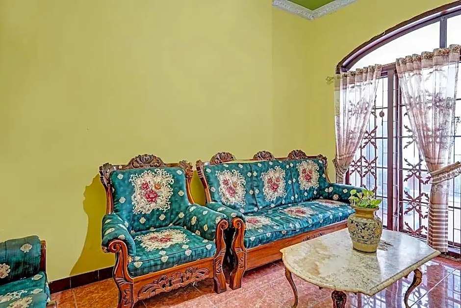 SPOT ON 91716 Kost Yy Syariah