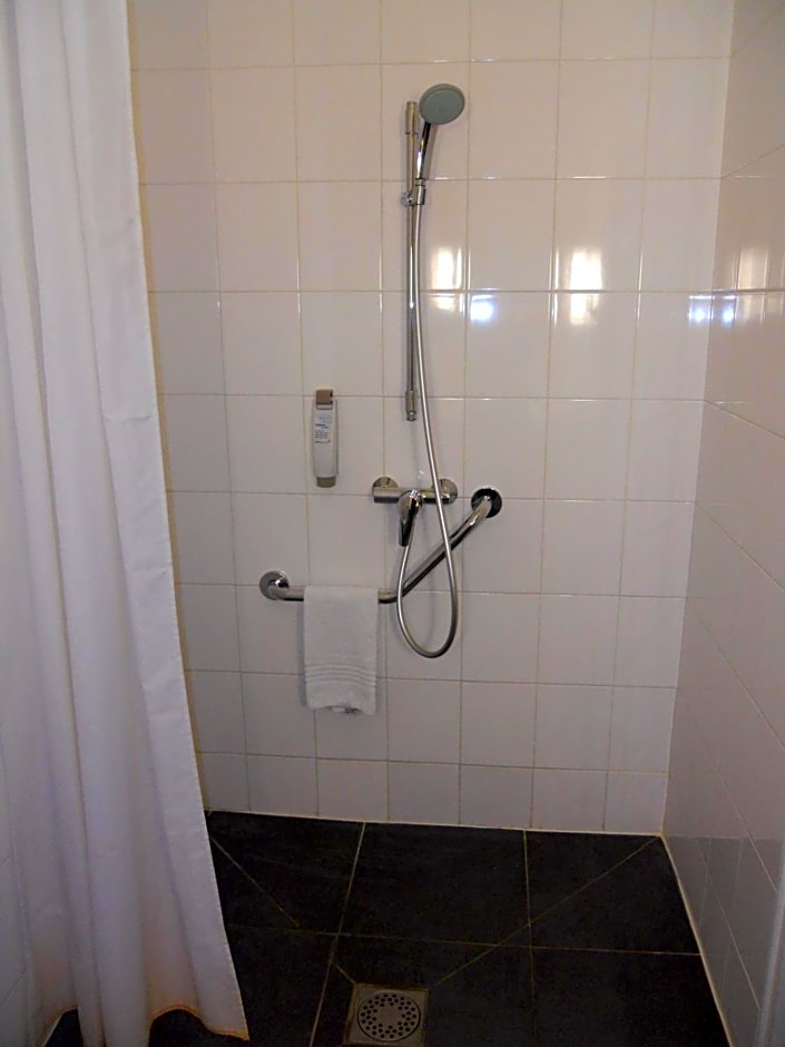 ibis Paris Pont de Suresnes Longchamp