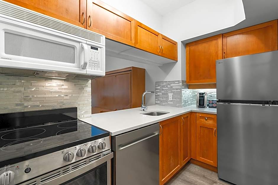 Alpenglow Lodge Studio with Pool Views by MVA