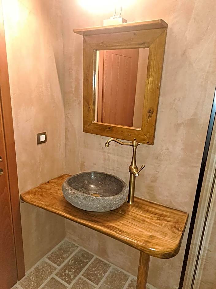 Arapis Rooms & Suites