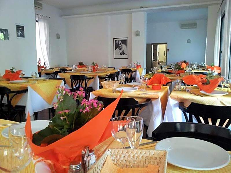 Hotel Annarita-mezza pensione plus- spiaggia inclusa