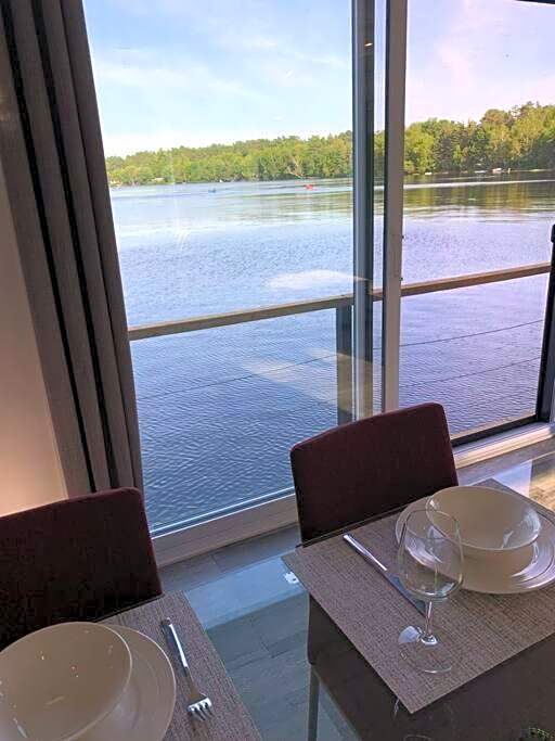 Parc de l'Île Melville 2 - Maison flottante