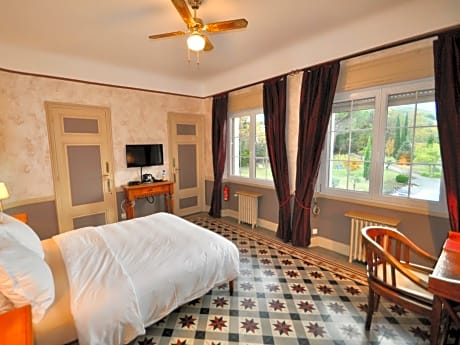 Deluxe Double Room with Mountain View