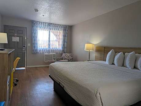 King Room - Non-Smoking