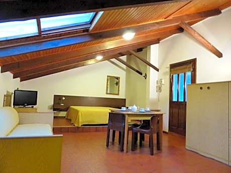 Studio (3 Adults) - Attic