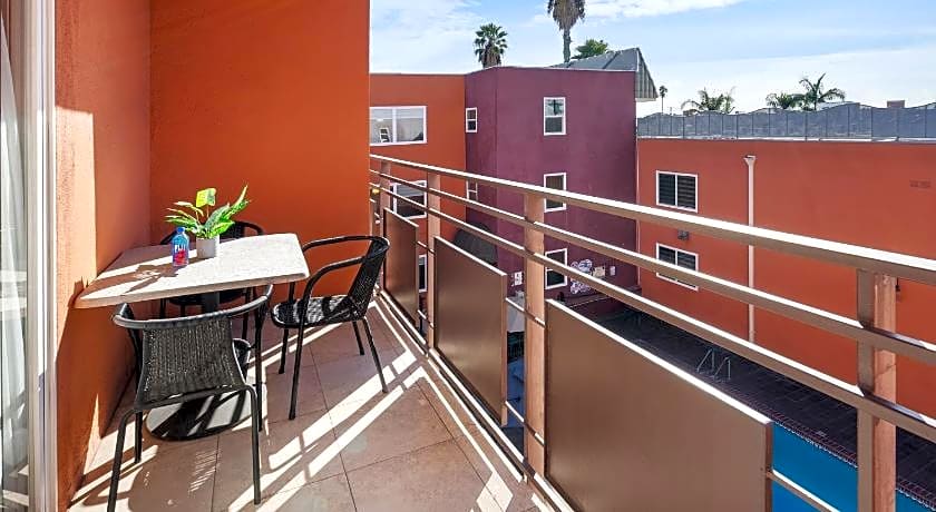 The Live Hotel