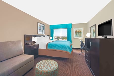 1 King Bed Second or Third Level Non-Smoking