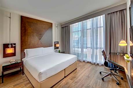 Club Rotana Spacious One Bedroom Suite