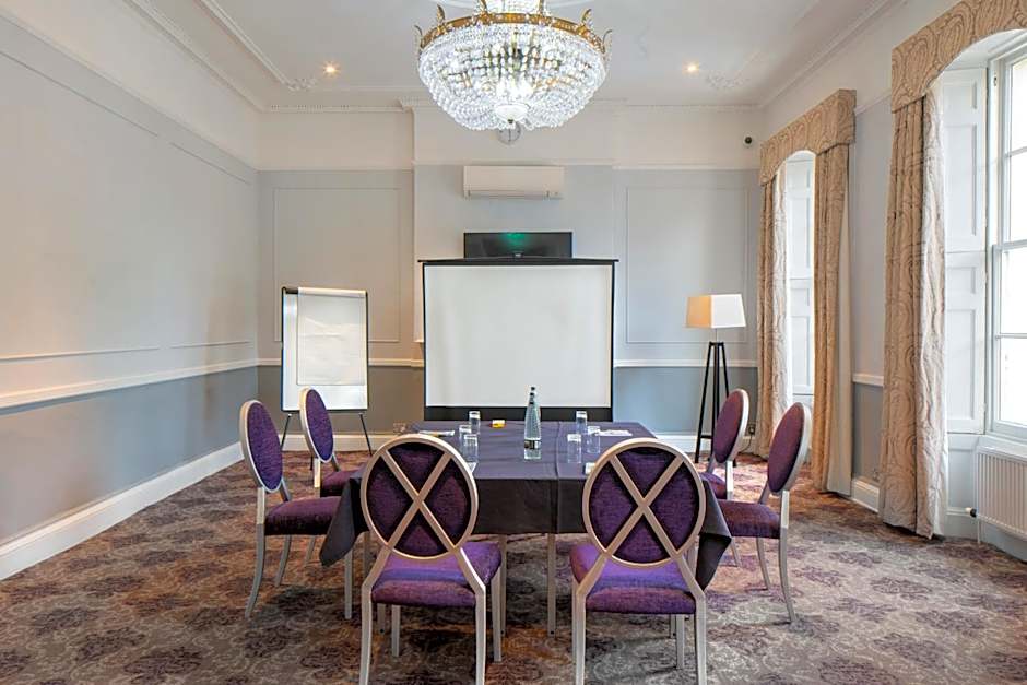 London Chigwell Prince Regent Hotel, BW Signature Collection