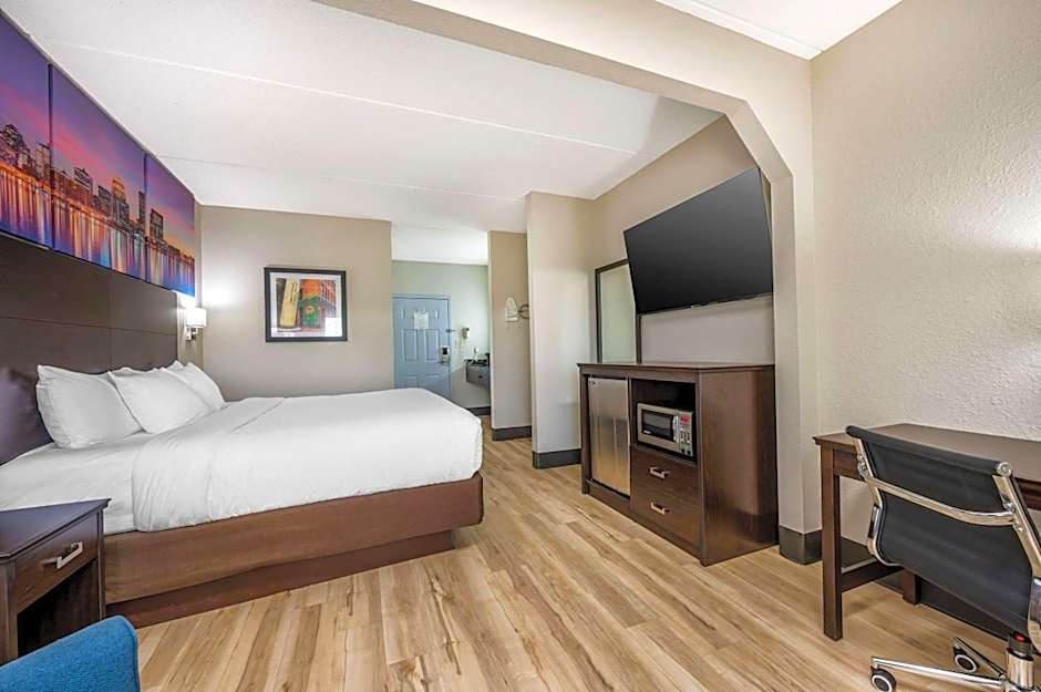 Clarion Pointe