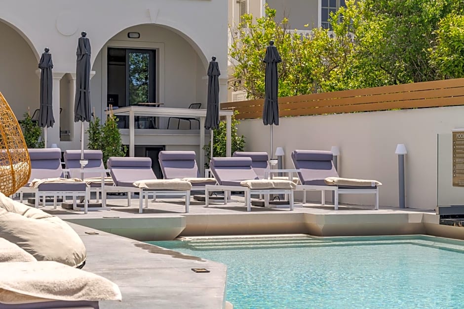 Nikon Boutique Hotel