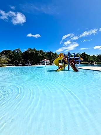 ILOA Condomínio Resort BARRA DE SÃO MIGUEL, Quarto em frente a piscina