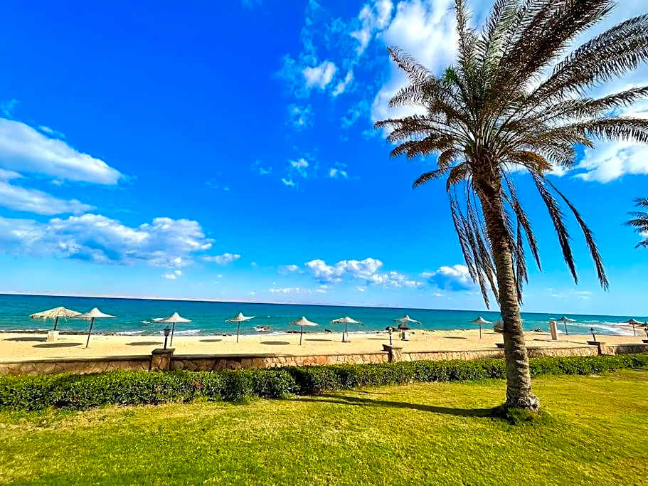 Breathtaking Luxury & Spacious FAMILY 2-Bed 1st Row Seaview at Stella SeaView Sokhna - Families Only