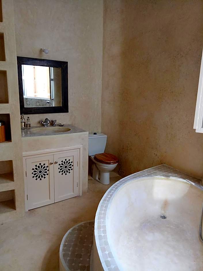 Jennat El Mossafir-Riad privé avec services maison entière