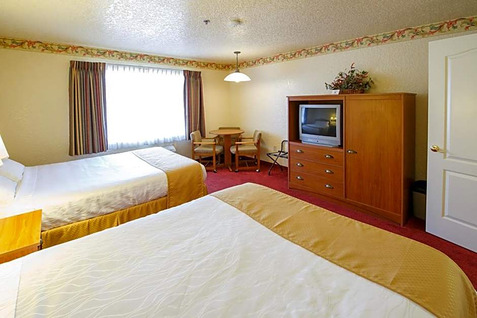 Photo 1 of 5 of 1 Queen Bed Suite
