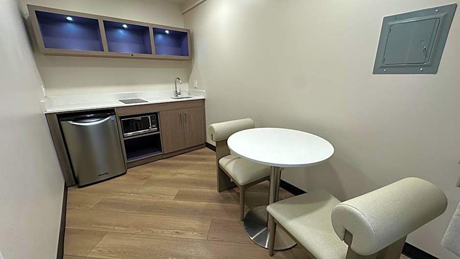 Costa Mesa Inn - Newport Beach Area