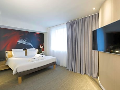 Suite with One King Bed and One Sofabed