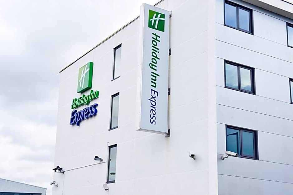 Holiday Inn Express Manchester Airport By IHG