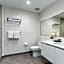 New Studio - Hollywood Beach Bliss for 2