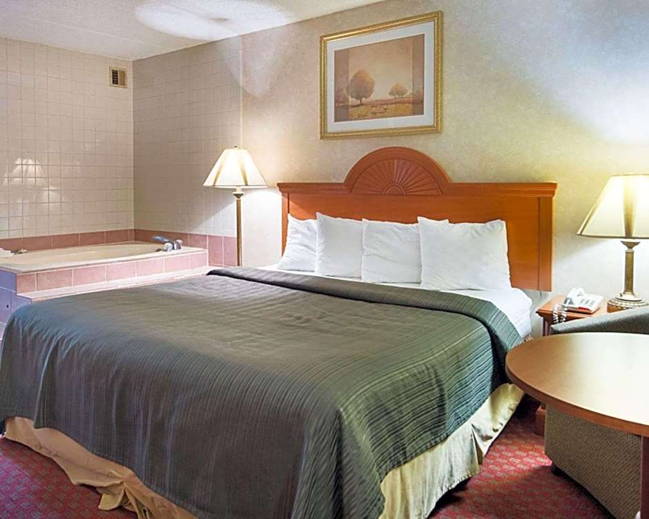 Quality Inn Petersburg Fort Lee Area