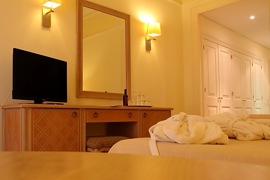 Photo 1 of 4 of Double Room with Garden View