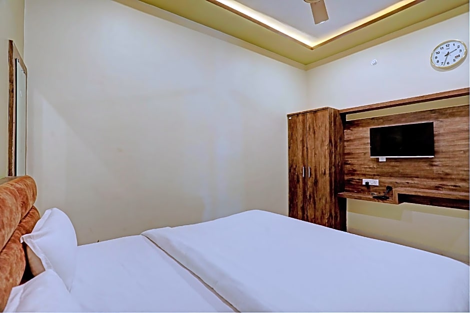 OYO Hotel Kubervatika