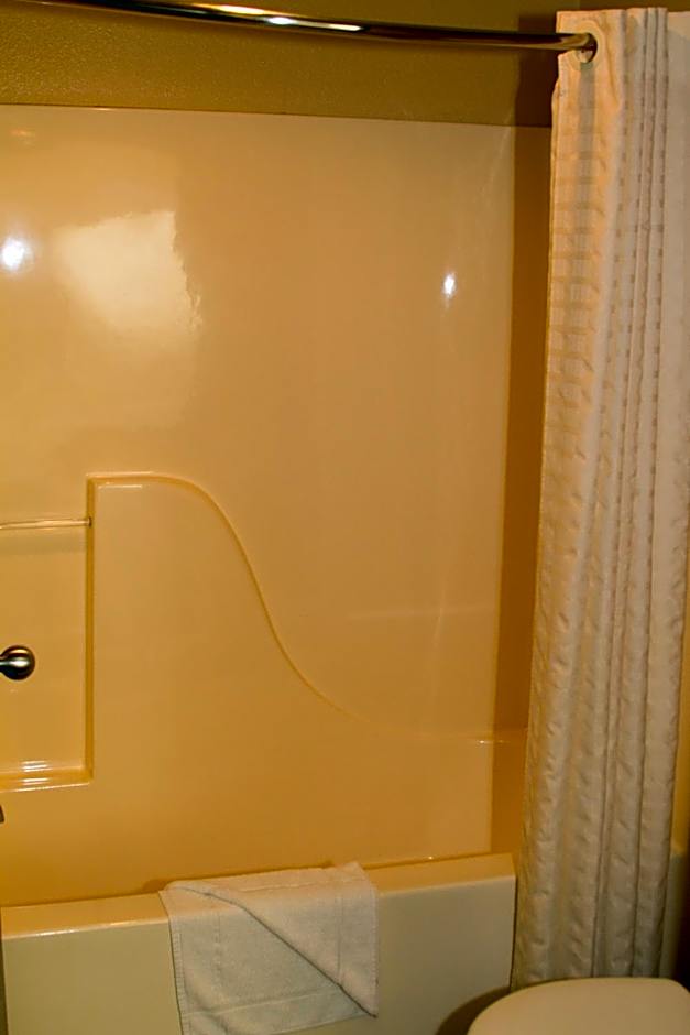Cottonwood Inn & Suites