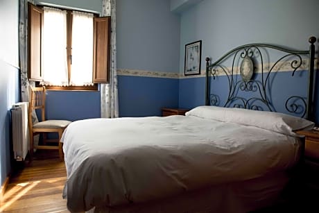 Apartamento-Baño con bañera-dos habitaciones