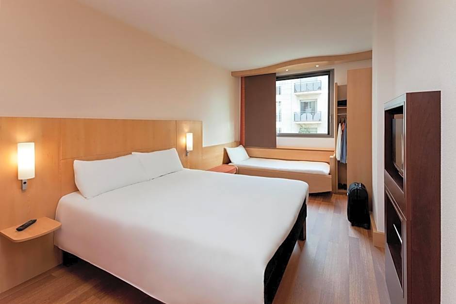 Ibis Barcelona Santa Coloma