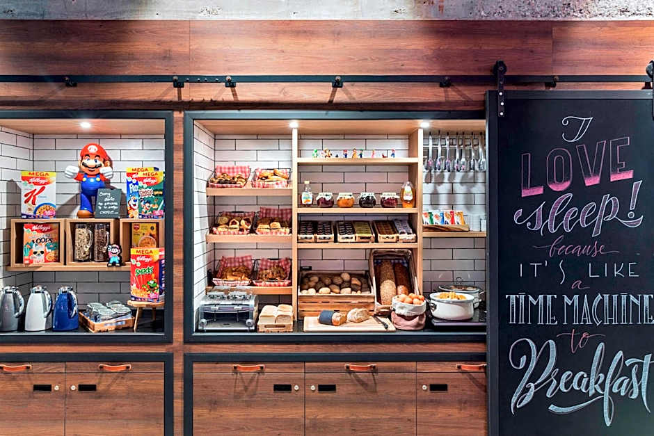 Moxy by Marriott Frankfurt City Center