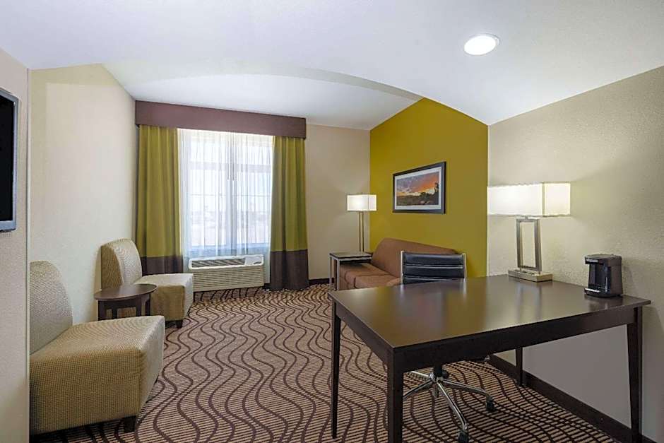 La Quinta Inn & Suites by Wyndham Artesia