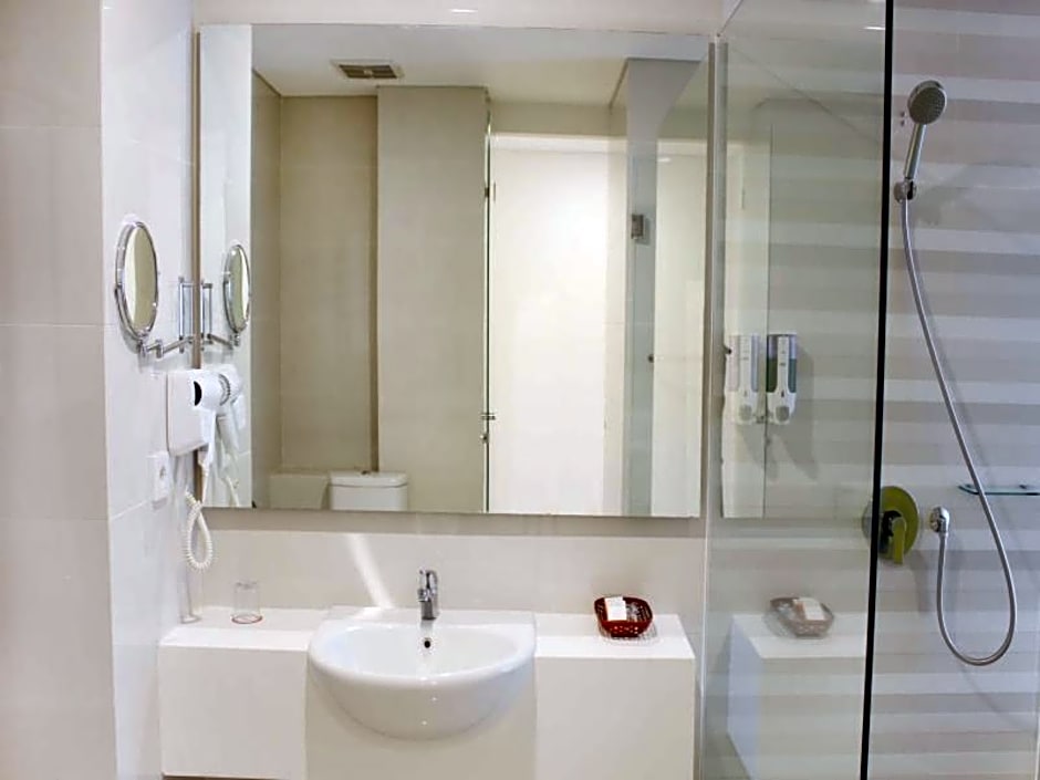 Everbright Ambon Hotel