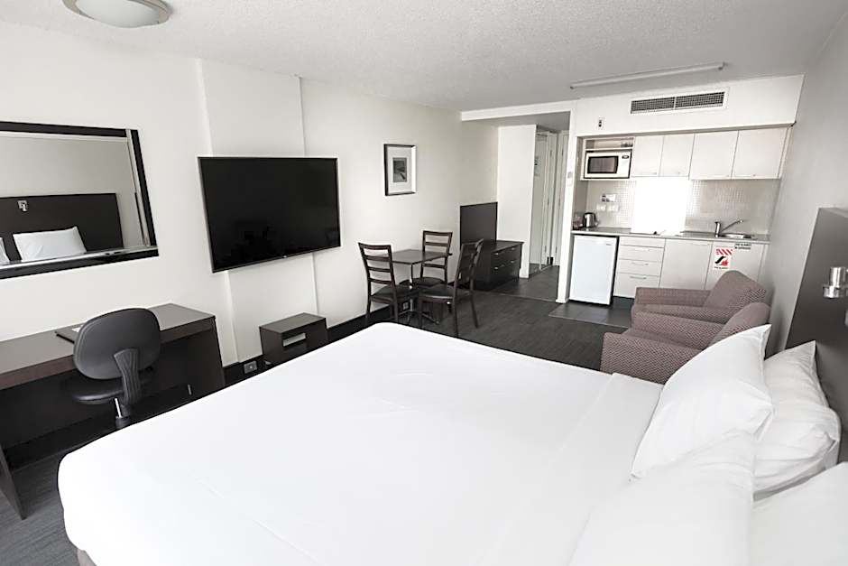 St Ives Motel Apartments